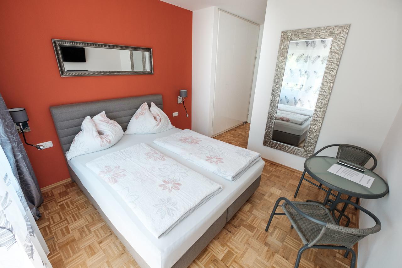 Gaestehaus Genf Velden am Worthersee Bagian luar foto